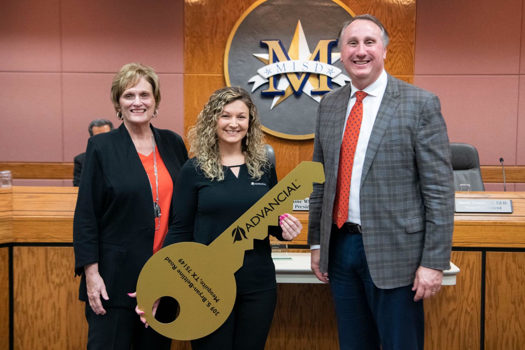 Financial institution donates to Mesquite ISD